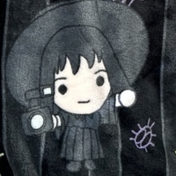 Beetlejuice Lydia Halloween Blanket Throw - Picture 4 of 6